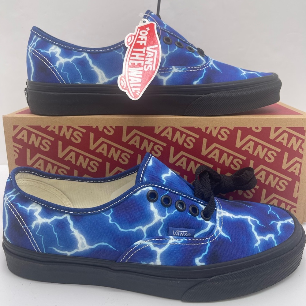 Vans WMNS Authentic (Lightning)
Black/Blue Sneakers
VN0A5H78QFT
Electric Blue - Picture 3 of 16